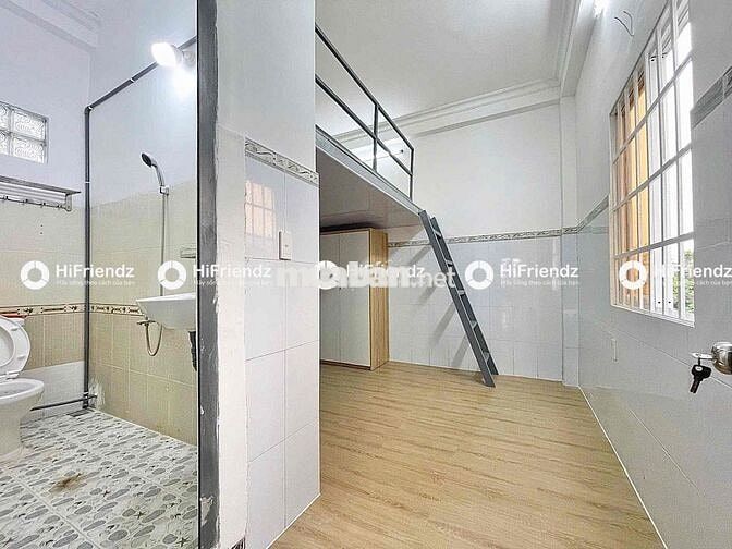 PHÒNG CỬA SỔ TRỜI - SẴN MÁY LẠNH - GÁC CAO GIÁ RẺ