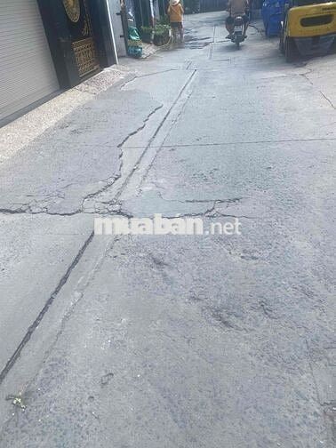 nhà gần metro hẻm xe hơi giáp gò vấp Q12