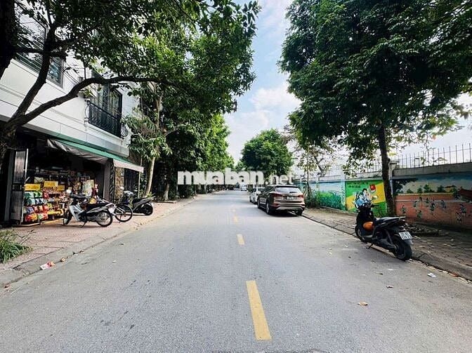 Giảm 1 tỷ bán đất tặng nhà cấp 4 ở Phúc Lợi