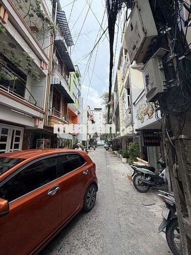 Số lượng phòng ít, riêng tư - Ngay giữa đường Ung Văn Khiêm