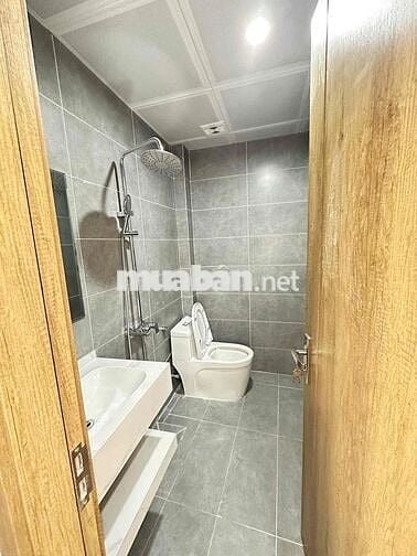 1 Trệt 1 Lầu, Sát Hàng Xanh, Điện Nước Rẻ, Gần Q1 , Thảo Điền
