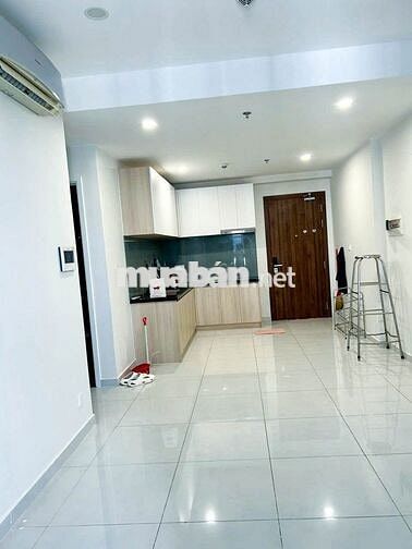 Thuê căn hộ 2PN 2WC 74m sẵn máy lạnh tại Emerald Golf View - VSIP 1