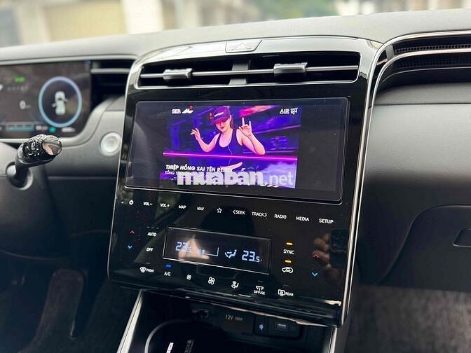 Hyundai Tucson 2023 Diesel Tự động 8 cấp Trắng