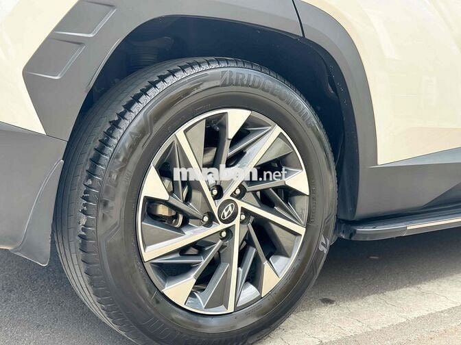 Hyundai Tucson 2023 Diesel Tự động 8 cấp Trắng