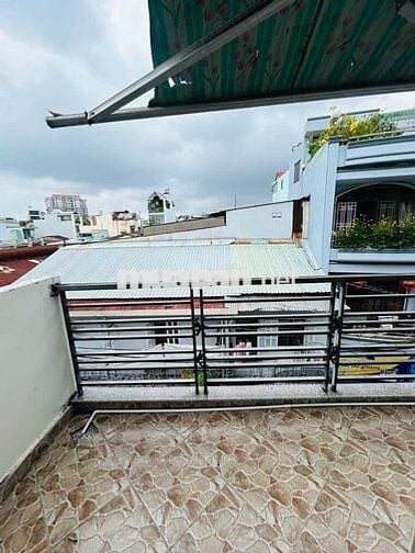 Cho thuê 2PN ban công mới tinh full nội thất gần HUFLIT Ba Gia