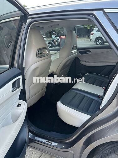 MG HS Lux 2024 Xám 16000km