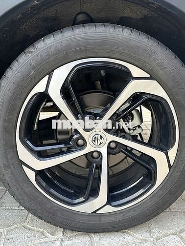 MG HS Lux 2024 Xám 16000km