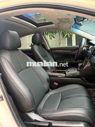 Honda Civic 1.5 VTEC Turbo 2016 Trắng 105 ngàn km