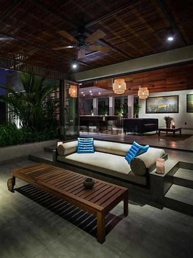 Cho thuê nhà mặt Phố Phan Đình Phùng, 100m2 x 4T 