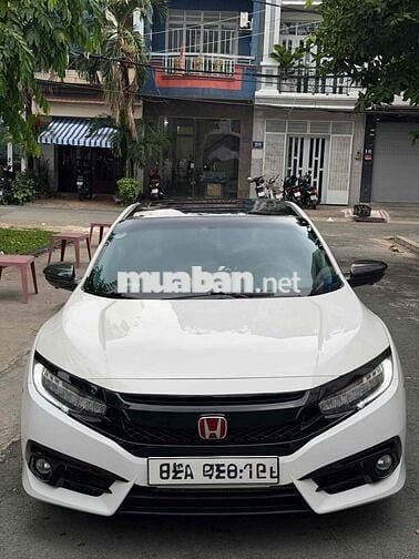 Honda Civic 1.5 VTEC Turbo 2016 Trắng 105 ngàn km