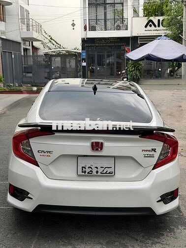 Honda Civic 1.5 VTEC Turbo 2016 Trắng 105 ngàn km