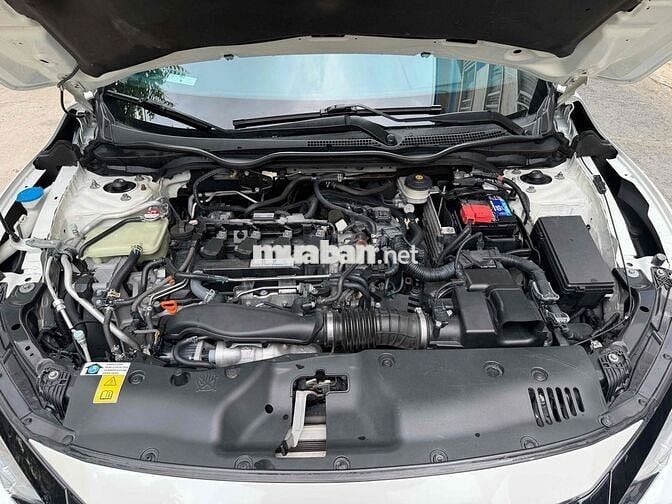 Honda Civic 1.5 VTEC Turbo 2016 Trắng 105 ngàn km