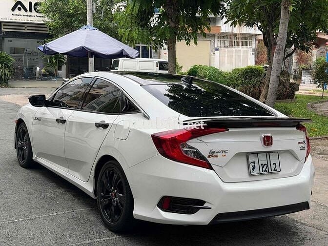 Honda Civic 1.5 VTEC Turbo 2016 Trắng 105 ngàn km