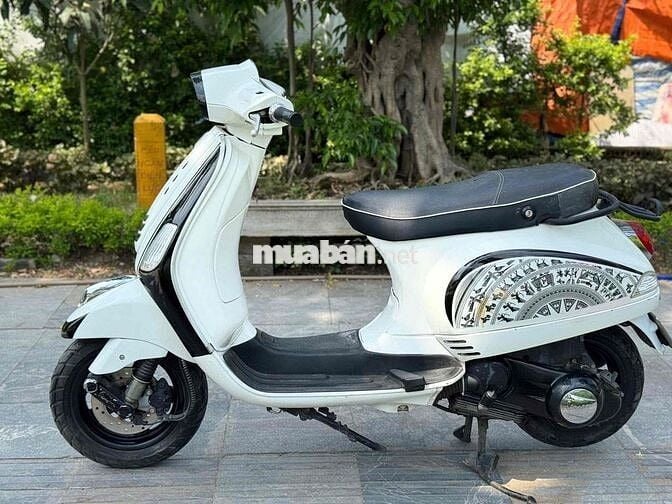 Piaggio Vespa màu Trắng