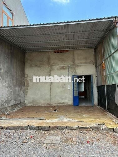 Cho thuê nhà mặt tiền hẽm phường Long Khánh cách tượng đài 500m