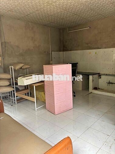 Cho thuê nhà mặt tiền hẽm phường Long Khánh cách tượng đài 500m