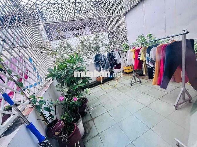 Nhà nằm trên đường Calmette, phường Bến Thành, Quận 1, ngay trung tâm