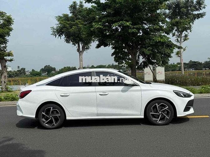 MG5 LUX 2022 xe gia đình giá hợp lý