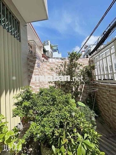 Nhà nằm trên đường Calmette, phường Bến Thành, Quận 1, ngay trung tâm