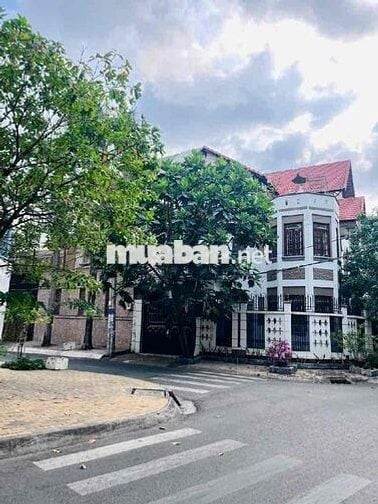 Nhà nằm trên đường Calmette, phường Bến Thành, Quận 1, ngay trung tâm