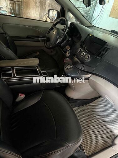 Mitsubishi Grandis 7 chỗ Tự động Trắng