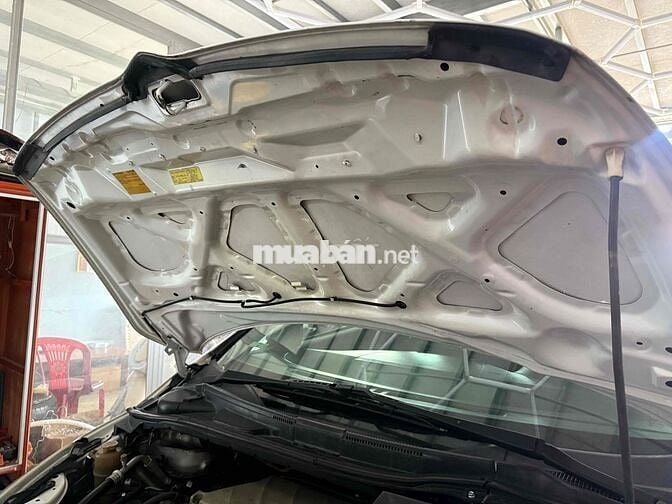 Mitsubishi Grandis 7 chỗ Tự động Trắng