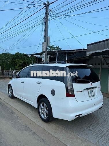 Mitsubishi Grandis 7 chỗ Tự động Trắng
