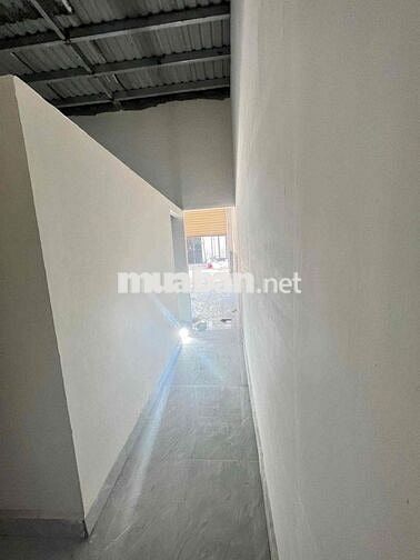 TRỐNG SẴN MB KINH DOANH RỘNG RÃI CÓ VỈA HÈ 15m2 PHÙ HỢP Ở VÀ KINH DOAN