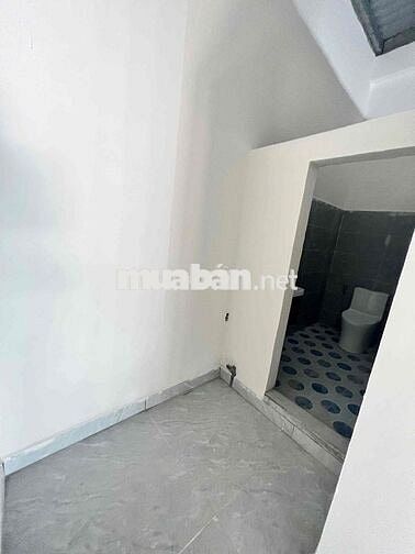 TRỐNG SẴN MB KINH DOANH RỘNG RÃI CÓ VỈA HÈ 15m2 PHÙ HỢP Ở VÀ KINH DOAN