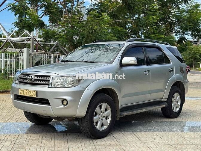 TOYOTA FOTUNER 2011 MT DẦU