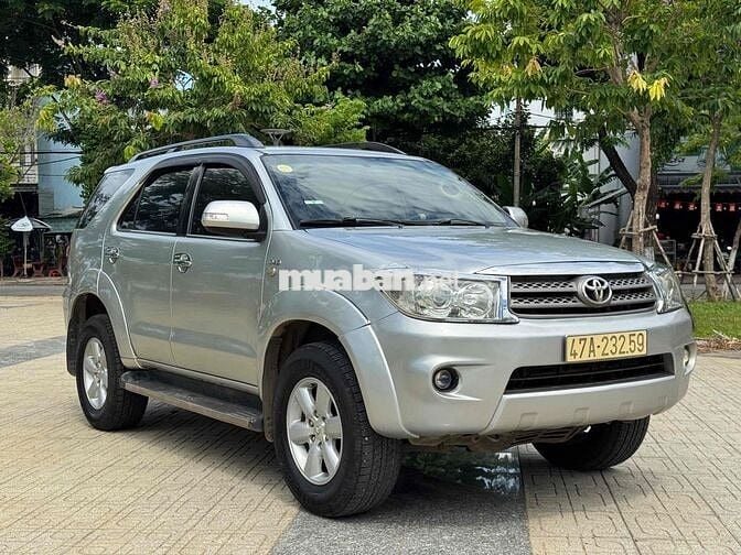 TOYOTA FOTUNER 2011 MT DẦU