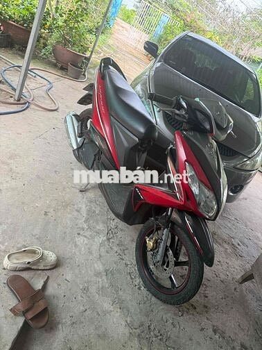 Yamaha Luvias FI 2015 Đỏ đen