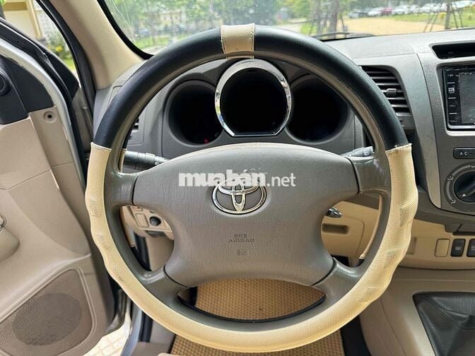 TOYOTA FOTUNER 2011 MT DẦU