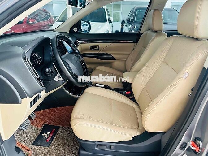Mitsubishi Outlander 2.0 Premium 2016 nhập nhật