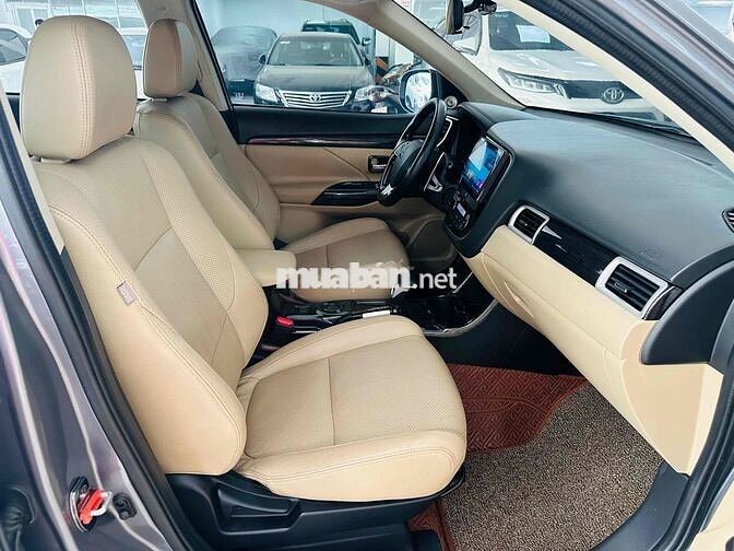 Mitsubishi Outlander 2.0 Premium 2016 nhập nhật