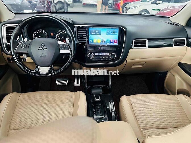 Mitsubishi Outlander 2.0 Premium 2016 nhập nhật