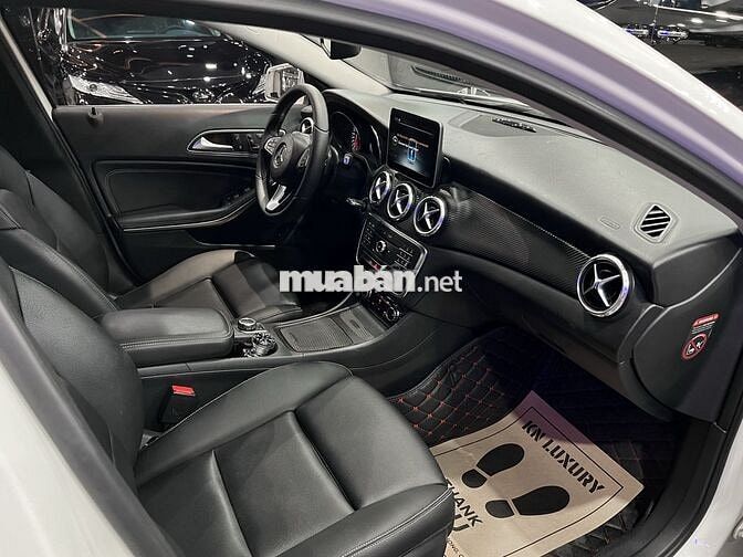 Mercedes-Benz GLA 200 2016 Trắng 1.6L Turbo
