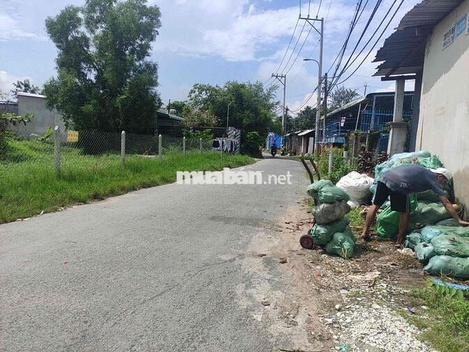 Bán nhanh MT Bình Nhâm 40 , DT 102m2/2tỷ bớt ítthổ cư SHR , LH ***
