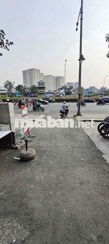 nhà nguyên căn mặt tiền thụt Điện Biên Phủ 