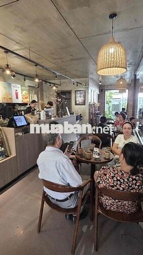 TUYỂN NHÂN VIÊN COFFEE QUẬN 8
