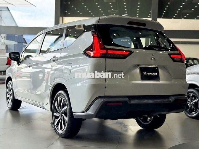 Mitsubishi Xpander Premium 7 chỗ - Trắng - 579Tr