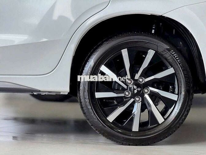 Mitsubishi Xpander Premium 7 chỗ - Trắng - 579Tr