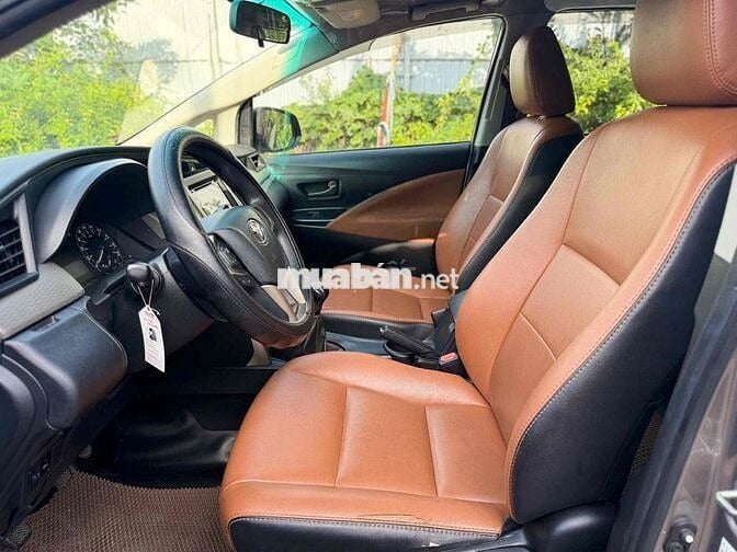 Toyota Innova 2.0E MT 2018 Số sàn Nâu