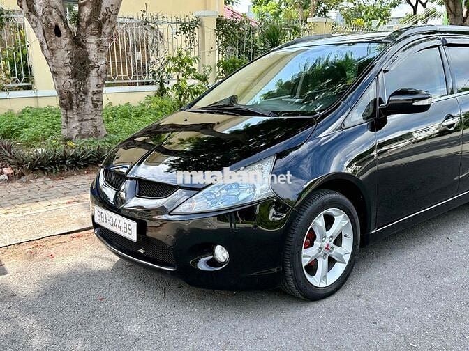 Mitsubishi Grandis 2009 Đen 7 chỗ