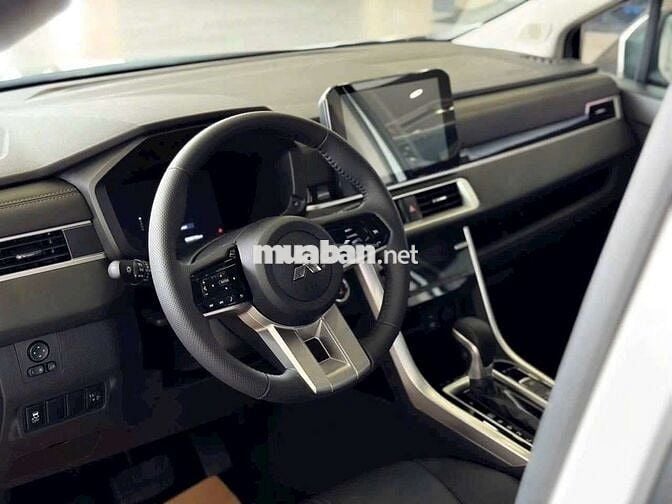 Mitsubishi Xpander Premium 7 chỗ - Trắng - 579Tr