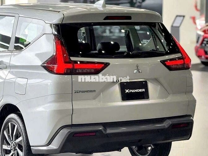 Mitsubishi Xpander Premium 7 chỗ - Trắng - 579Tr
