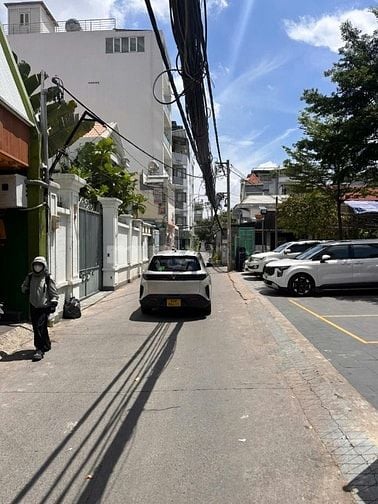 NC4 tiện xây mới, DT 3.8x23m, CN 88m2, HXH Sát ĐH Hồng Bàng