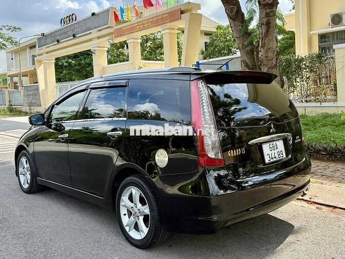 Mitsubishi Grandis 2009 Đen 7 chỗ