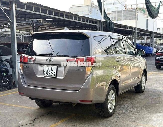 Toyota Innova 2.0E MT 2018 Số sàn Nâu