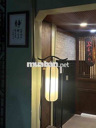 sang nhà hàng chay đã setup decor đầy đủ